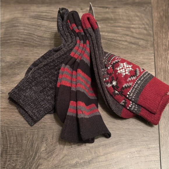 Muk Luks Men's Red and Gray Boot Socks - Picture 2 of 3